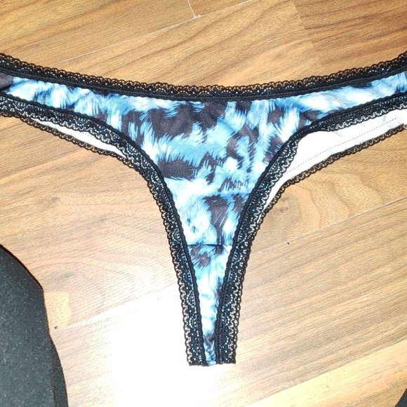 Clothing Bundle - Picture 4 of 6